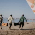 עובדים על החוף